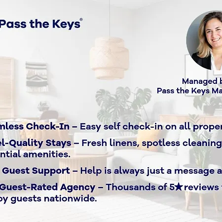And Bright - Pass The Keys Apartment Marbella