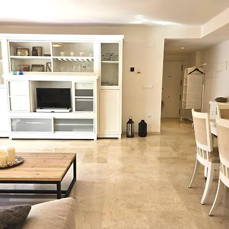 And Bright - Pass The Keys Apartment Marbella